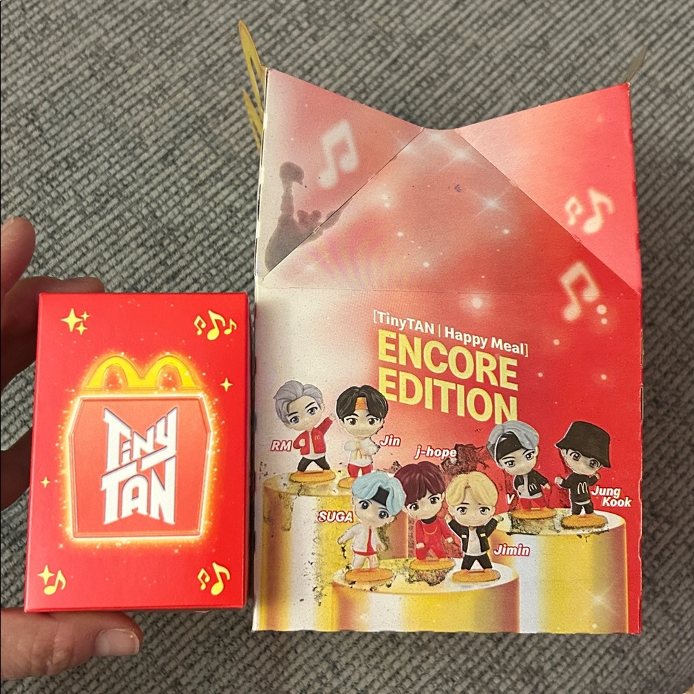 🟣 5/$15 McDonald’s tiny Tan figurine RM K pop NEW encore edition BTS - Picture 8 of 8